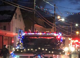 Gallery: Mild weather, festive fun bring out crowds for Victorian Holiday