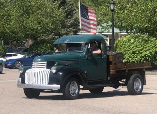 GALLERY: Car show raises $900 for Between the Cracks