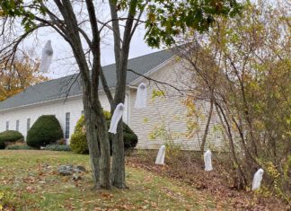 Spooky Walk, Pickin’ at the Pavilion: Five things to know in No. Smithfield this week
