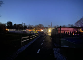 New Oakland Park, street hockey rink a big hit with visitors