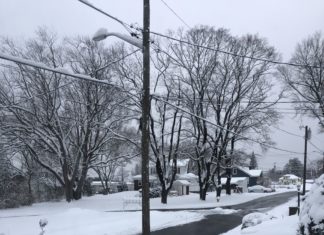 Schools cancelled, delayed after storm sneaks up on northern RI