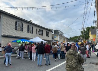 GALLERY: Crowds turn out in Pascoag for Fountain Square Spring Splash