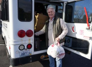 Volunteers to hand out 40 holiday dinners at N.S. Town Hall Saturday