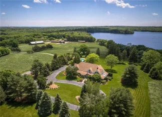 Financial manager to the stars – of comedy – purchases N.S. ‘West Wind Estate’ for more than $3 million