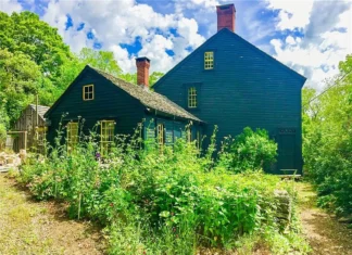 Glocester Historic District Commission green lights barn, vetoes proposal for gas station sign