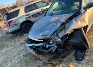 Officer injured in crash on Route 44