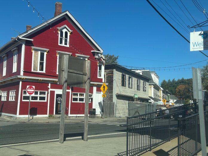 Demolition begins at former Chum’s Hardware to make way for George’s Pizza expansion