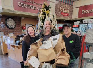 Brigido’s Fresh Markets donate Thanksgiving bags to local schools, churches, seniors & veterans