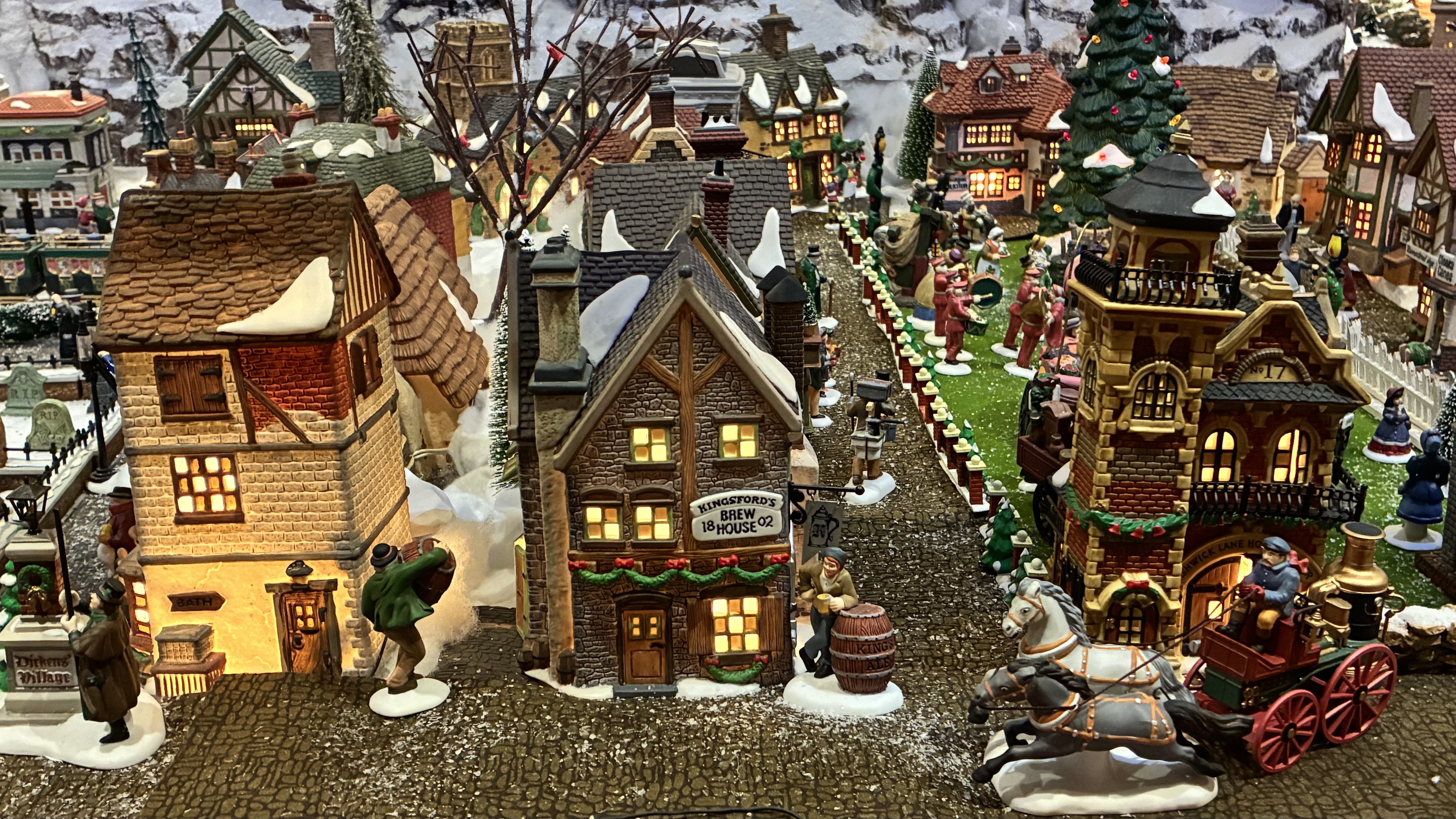 【超激レア】クアーズホリデービレッジCoors Holiday Village Holiday village #5: Miniature world surrounds nativity in Pascoag